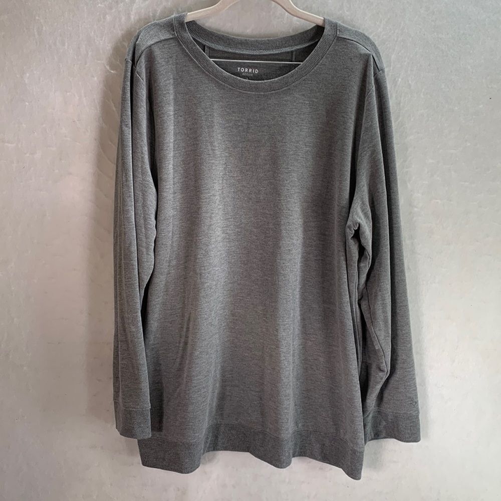 Torrid active gray long sleeve tee lace up back size 3 XL plus size